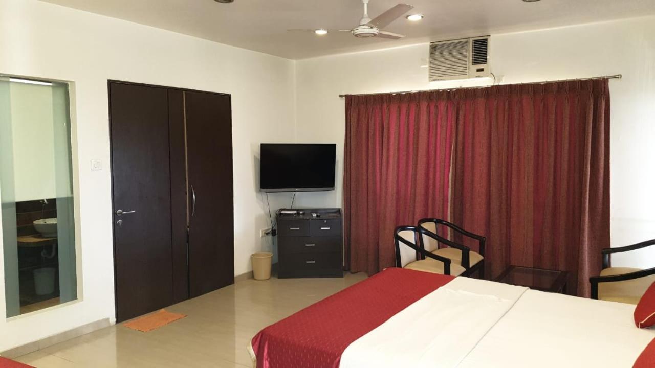Resort Silver Hills Lonavala Eksteriør billede