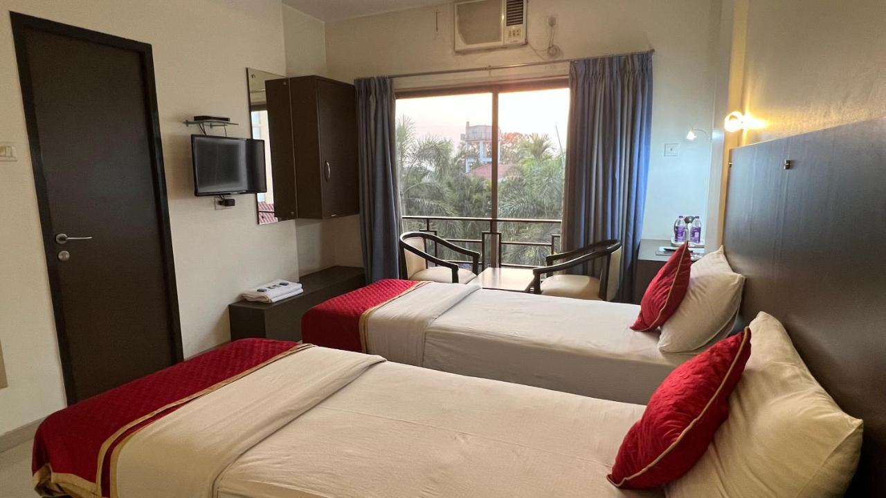 Resort Silver Hills Lonavala Eksteriør billede