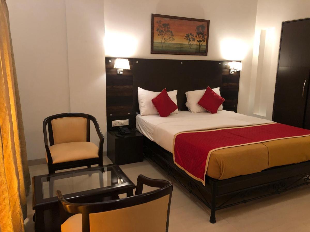 Resort Silver Hills Lonavala Eksteriør billede