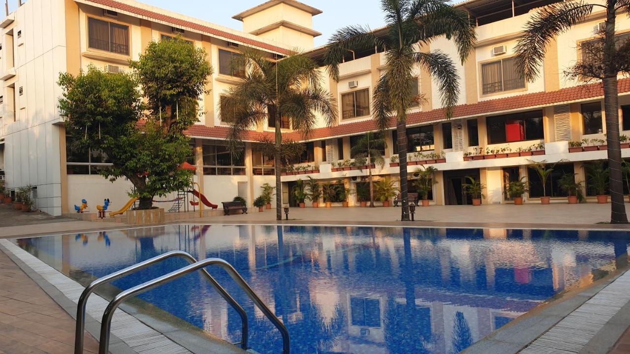 Resort Silver Hills Lonavala Eksteriør billede