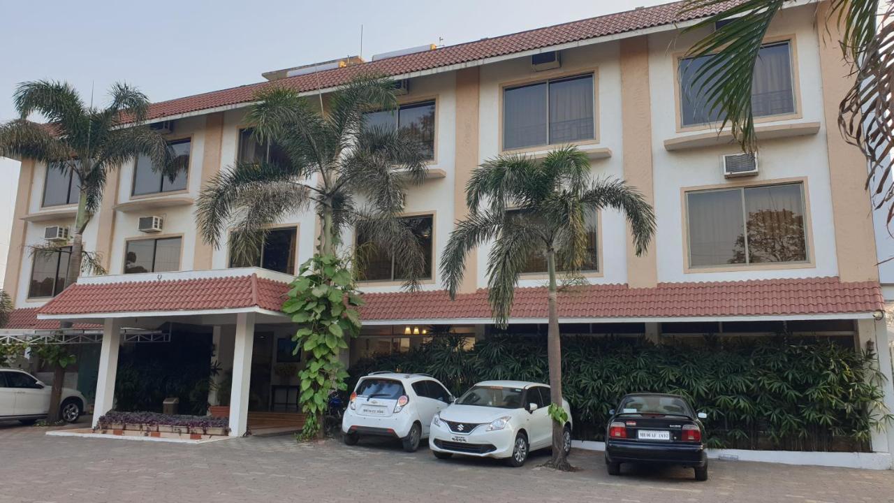 Resort Silver Hills Lonavala Eksteriør billede