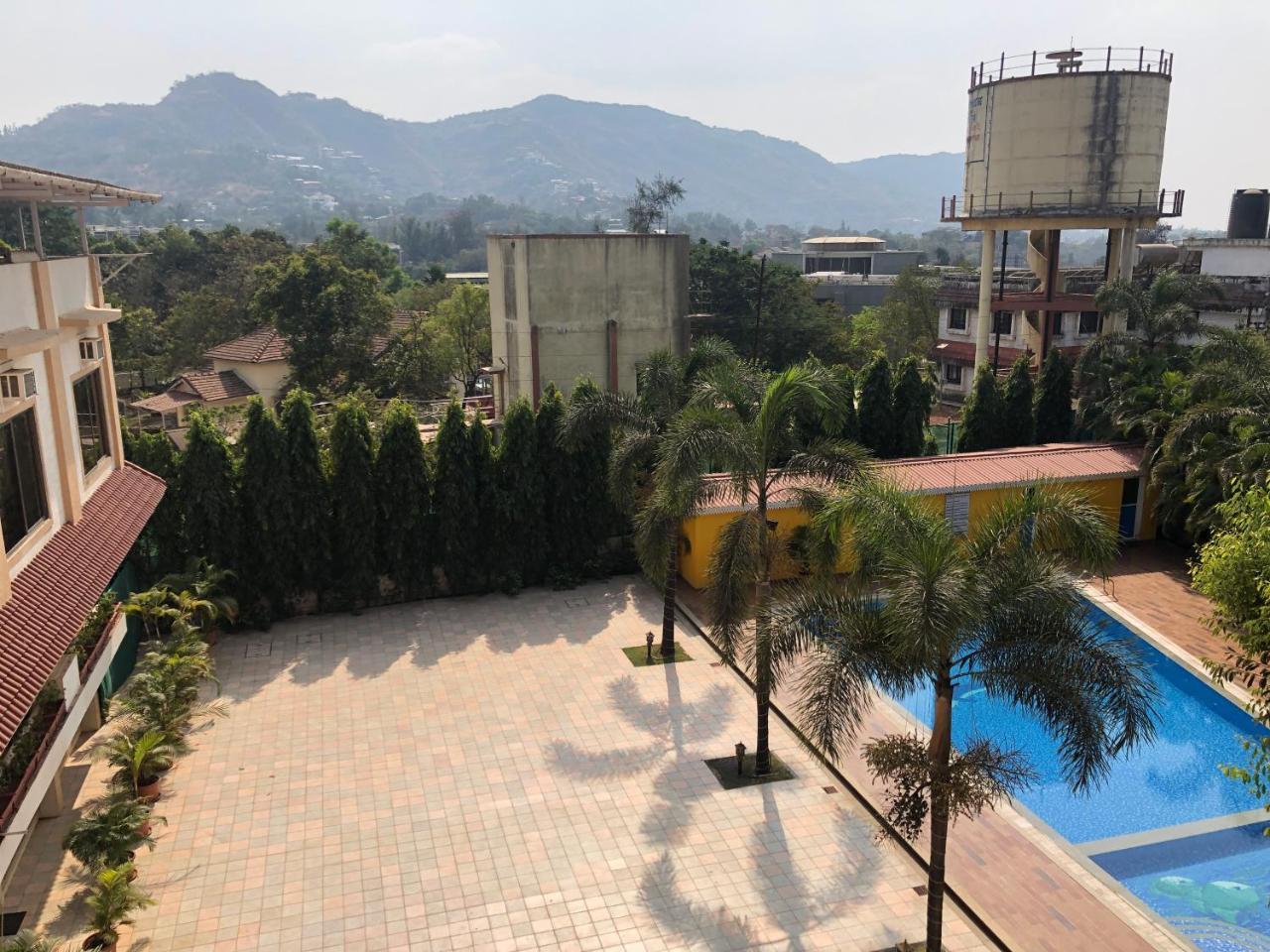 Resort Silver Hills Lonavala Eksteriør billede