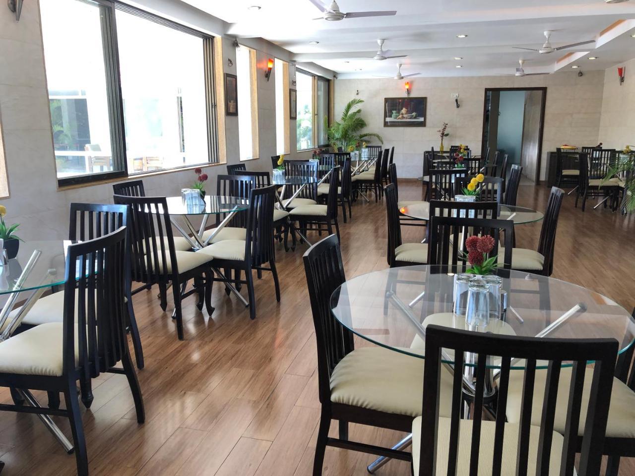 Resort Silver Hills Lonavala Eksteriør billede
