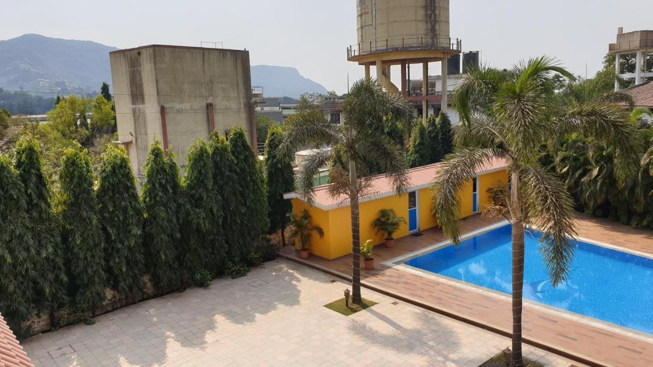 Resort Silver Hills Lonavala Eksteriør billede